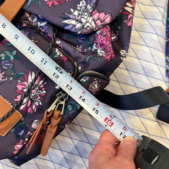 Beautiful Samsonite Floral Backpack - Picture 7 of 11